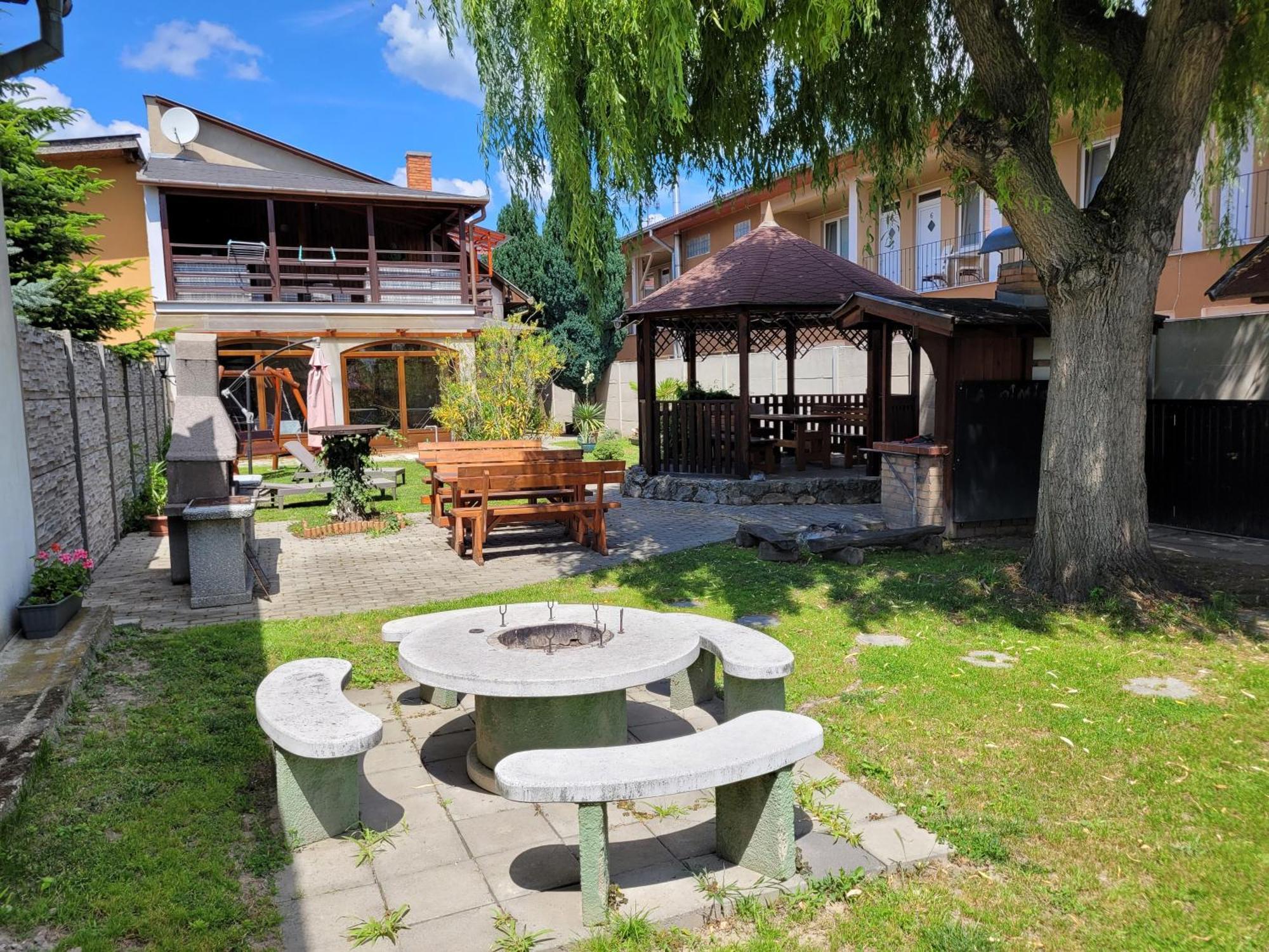 Štúrovo 珂索旅馆酒店 外观 照片